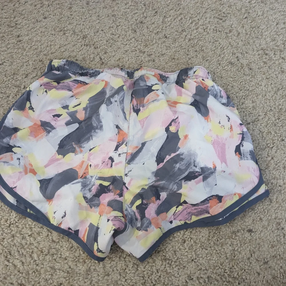 Running shorts - Picture 6 of 8